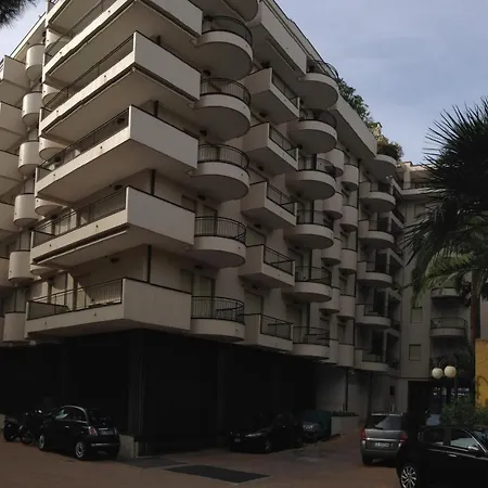 Loft Des Etrangers Apartment Sanremo
